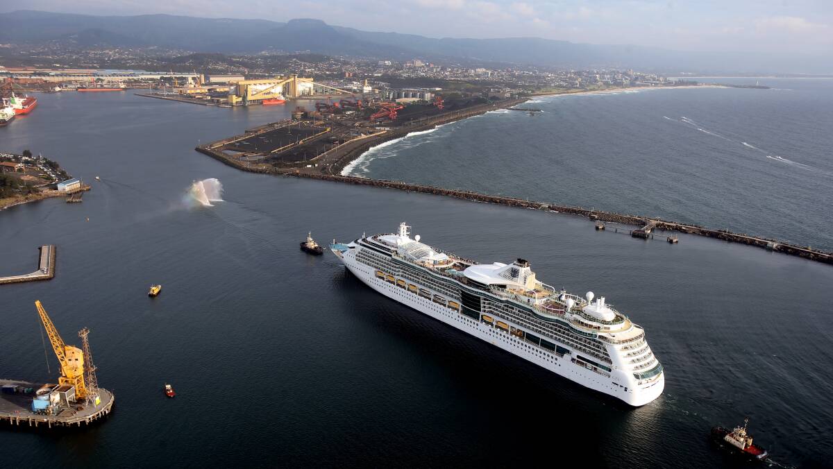 Radiance of the Seas arrives in Wollongong. Picture: ROBERT PEET