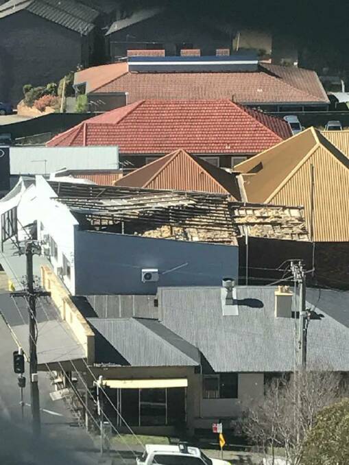 Wind wreaks havoc as gusts of more than 90km/h hit the Illawarra