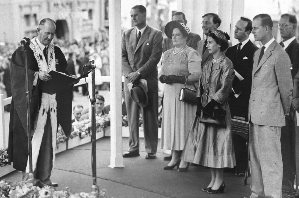 ABOVE: Queen Elizabeth in Wollongong on her one-day visit to the city in February 1954.