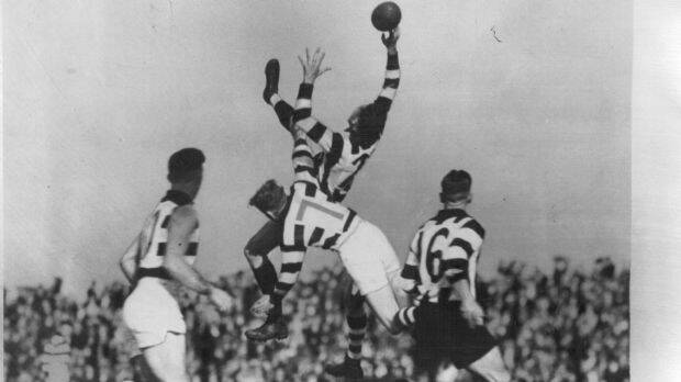 Ron Todd was known for his high-flying marking and speed. Photo: Photographer Unknown


