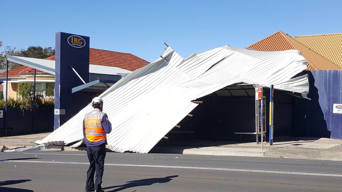 Wind wreaks havoc as gusts of more than 90km/h hit the Illawarra