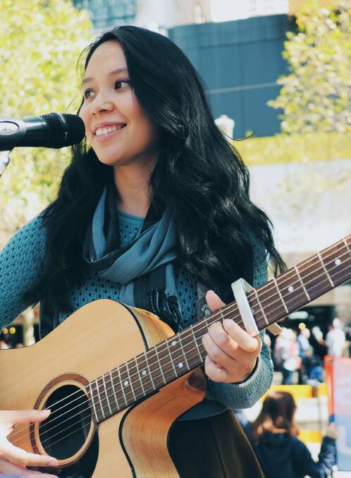Little Foot and Celine Yap will perform at the Kiama Folk by the Sea festival: Friday Sept 23 7:30pm; Saturday Sept 24 10:30am, (Songs for Refugees) 1pm, 3:30pm. Picture: Supplied