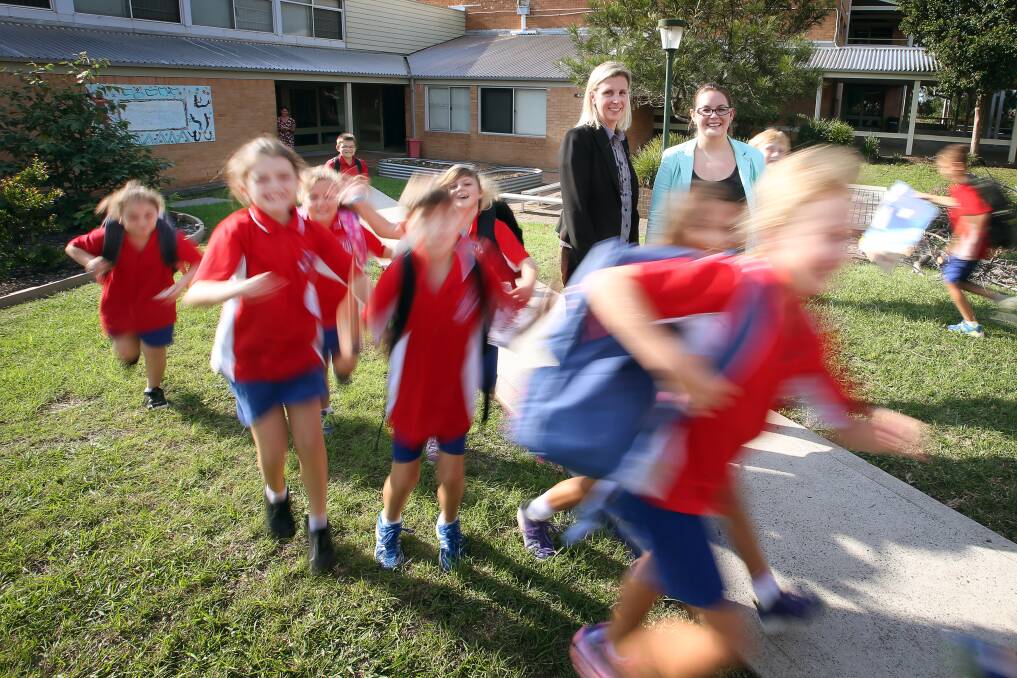 Barrack Heights Primary School principal Sarah Rudling and child's mother in new Gonski national TV ads Lisa Simmons, asking Malcolm Turnbull to continue funding Picture: Sylvia Liber