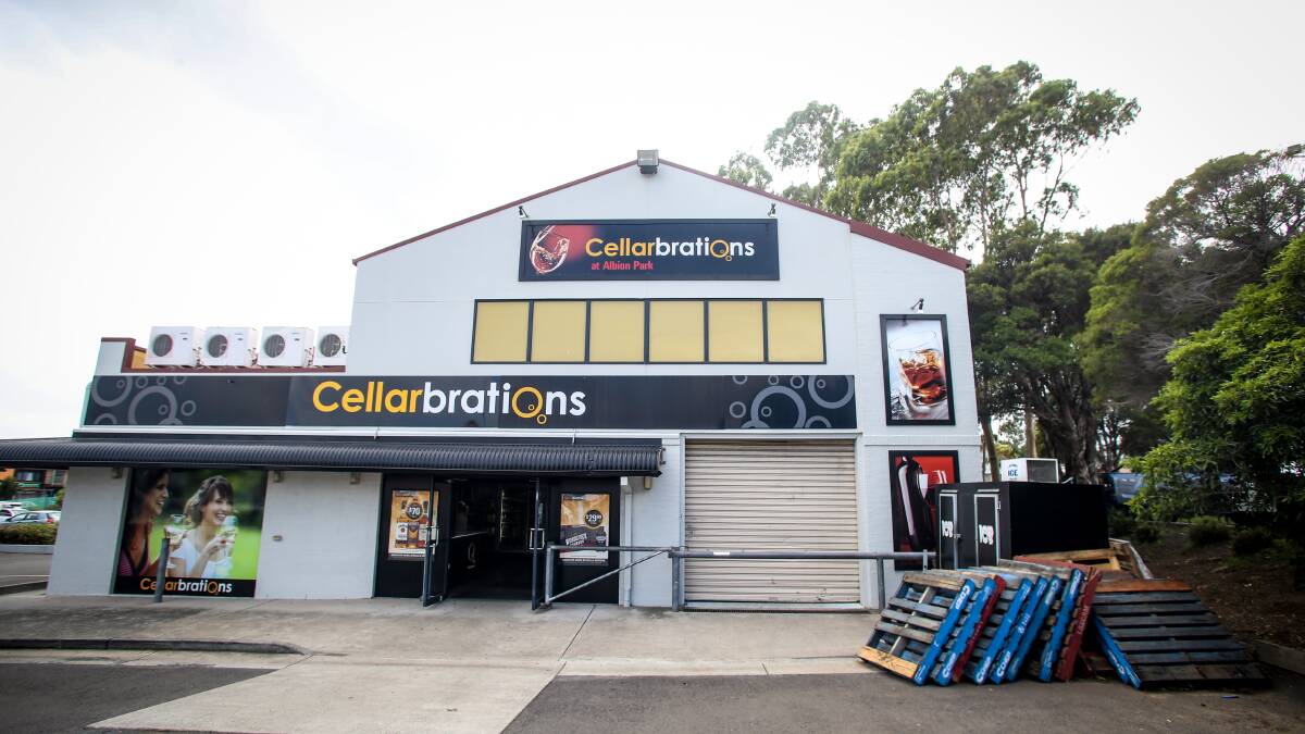 Camera rolling as teens rob Albion Park bottle shop at knifepoint