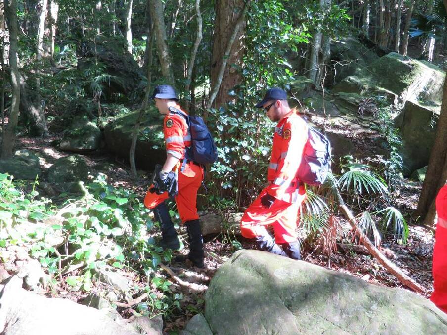 SES members search bush land at Mt Keira on Saturday. Picture: supplied.