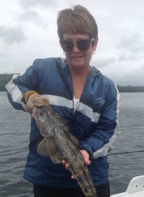 Helen (granny) May with her 64cm flattie from Lake Conjola.
