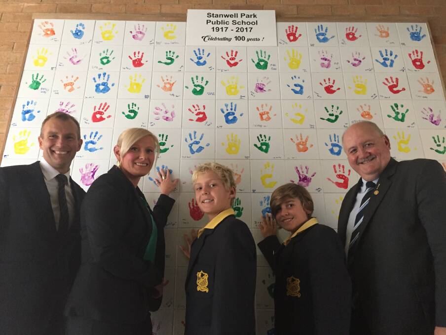 VISIT: NSW Education Minister Rob Stokes with Stanwell Park Public School principal Melanie Paterson, Gus Hoefsloot, Ella Gorman and Member for Heathcote Lee Evans.