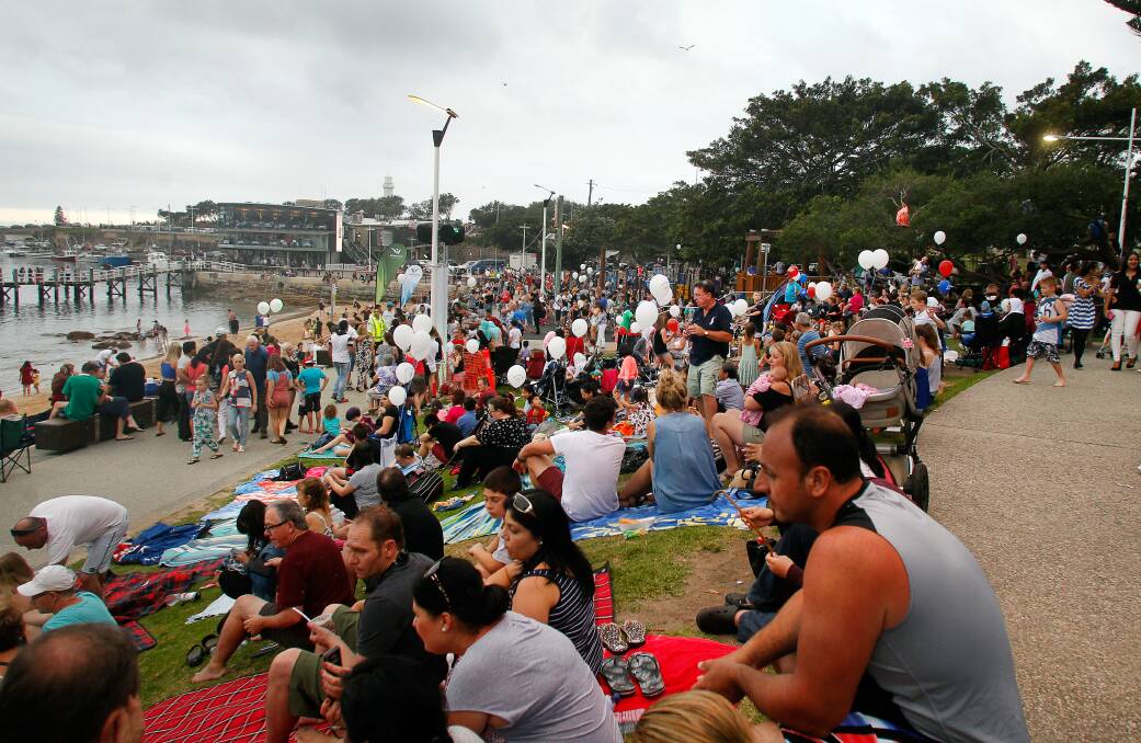 Revellers set up hours ahead of the fireworks at Belmore Basin. Photo: Sylvia Liber.