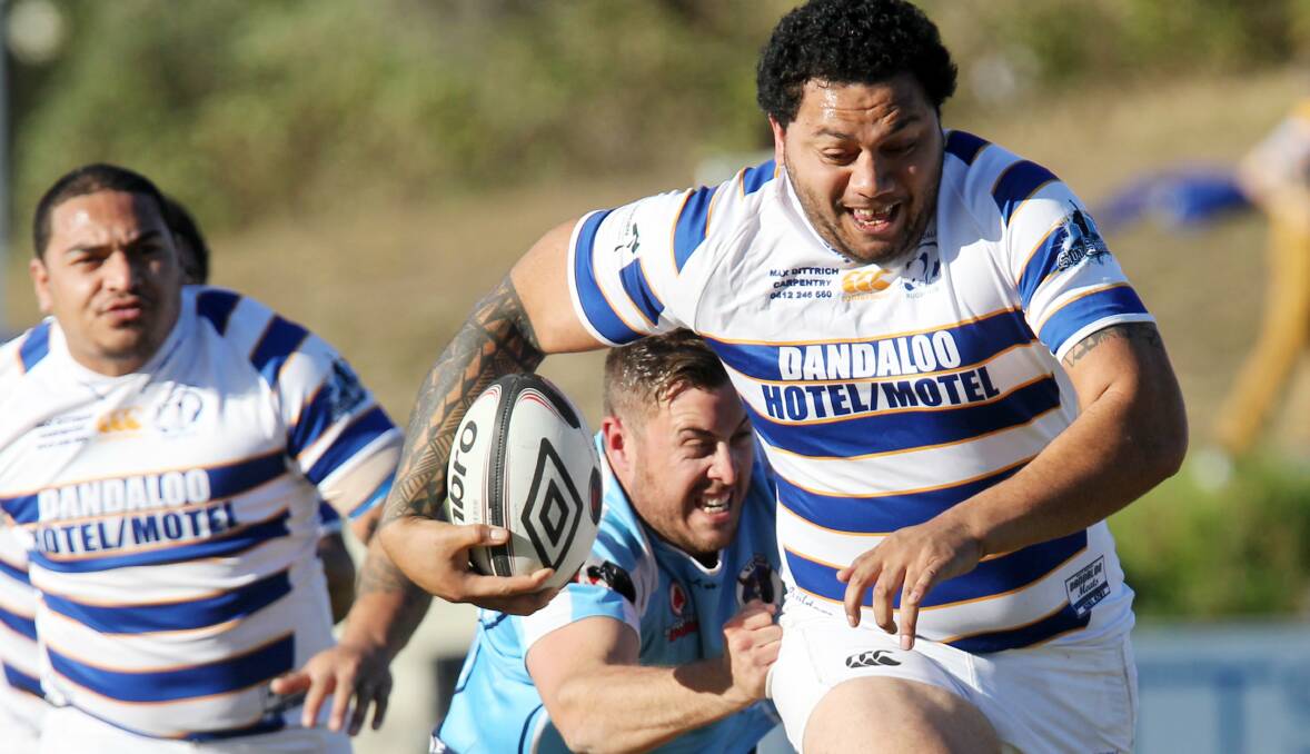 Avondale's Matthew Taufa blasts ahead in his side's 65-7 win over the Vikings. Picture: GREG TOTMAN