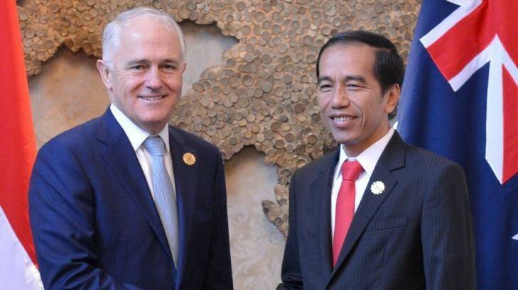 Malcolm Turnbull and Indonesian President Joko Widodo meet on the sidelines of the Association of Southeast Asian Nations summit in Laos on Thursday.

