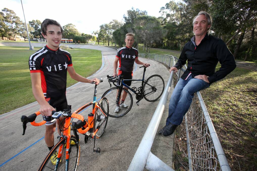 Riders Blair Arnold, left, and Peter Kreilis with team manager Marcus Arnold. Picture: ROBERT PEET
