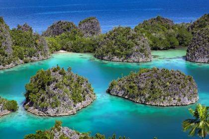 Limestone islets and tropical lagoon in the Raja Ampat islands, West Papua. Photo: iStock