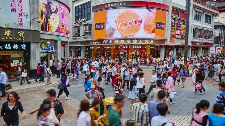 China, Guangdong province, Shenzhen, Jiefang Lu shopping street. 