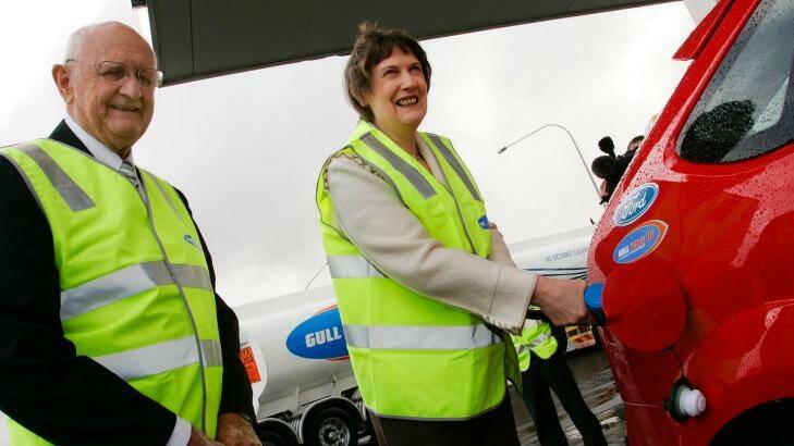 Gull founder Fred Rae with then New Zealand prime minister Helen Clark in 2007. Photo: NZPA
