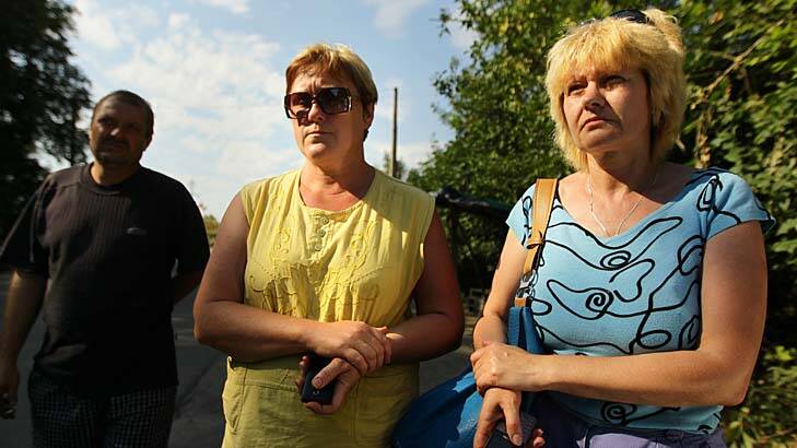 Locals fleeing Shakhtarsk. Photo: Kate Geraghty