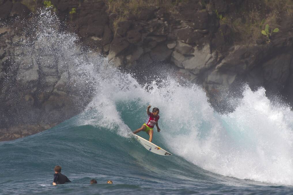 Sally Fitzgibbons won her round four heat at the Maui Pro in Hawaii on Thursday. Picture: LAUREN MASUREL/ASP