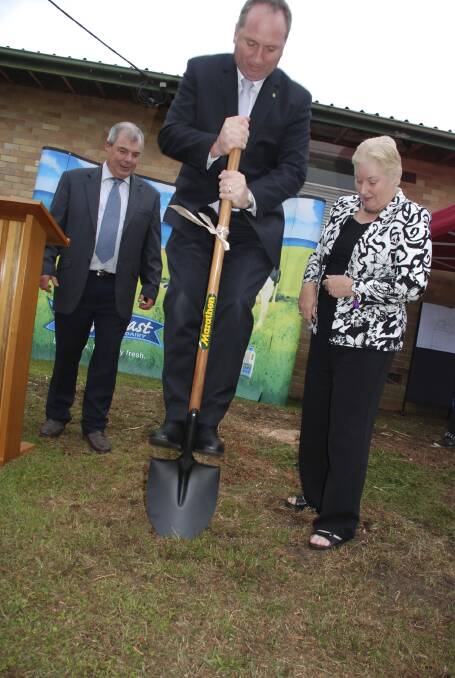 Co-operative chairman Paul Timbs, Agriculture Minister Barnaby Joyce, and Gilmore MP Ann Sudmalis at the sod turning.