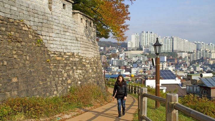 Walking trail along Seoul's City Wall. Photo: Andrew Bain