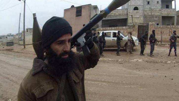 A photo from Twitter claiming to be Mohammad Ali Baryalei fighting with Islamic State.