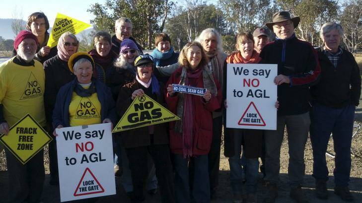Gloucester residents protesting against AGL. Photo: Newcastle Herald