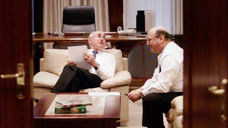 John Howard and Arthur Sinodinos plan the Coalition's 2001 election strategy. Photo: Mike Bowers