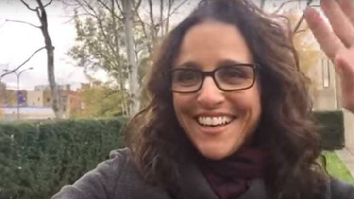 When James Calder was looking for a unique 67th b'day present for his dad Jim, who was dying of cancer, he hit up the cast of his dad's fave show - Seinfeld - for some well wishes. They all came through with heartwarming vids, including Julia Louis Dreyfus... 