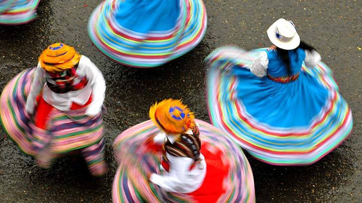 Colour on display: Dancers in Bolivia. Photo: WIN-Initiative