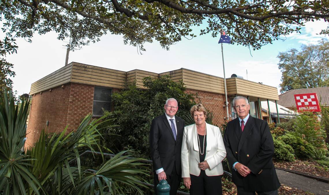 Outdated: NSW Health Minister Jillian Skinner with Kiama MP Gareth Ward and Kiama Mayor Brian Petchler outside Kiama ambulance station. The station has been deemed past its use-by date. Picture: ADAM McLEAN