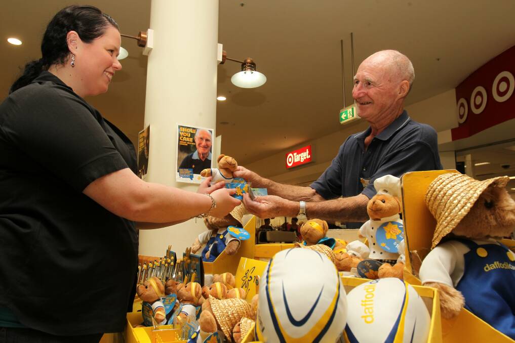 Flinders resident Noel Dare mans a fund-raising stand before Daffodil Day. Picture: GREG TOTMAN