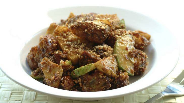 Rojak, a fruit-and-vegetable salad dish.