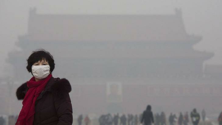 Air pollution in China: UNEP says cleaning up carbon emissions will have benefits beyond curbing climate change. Photo: Kevin Frayer