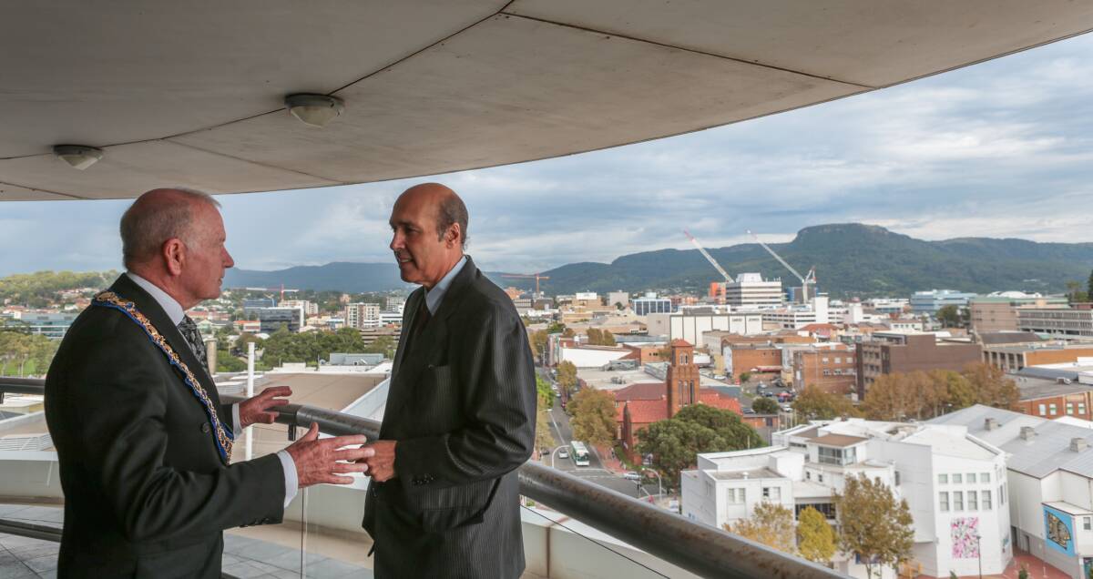 Lord Mayor Gordon Bradbury speaks with US Consul-General Hugo Llorens in Wollongong. Picture: ADAM McLEAN
