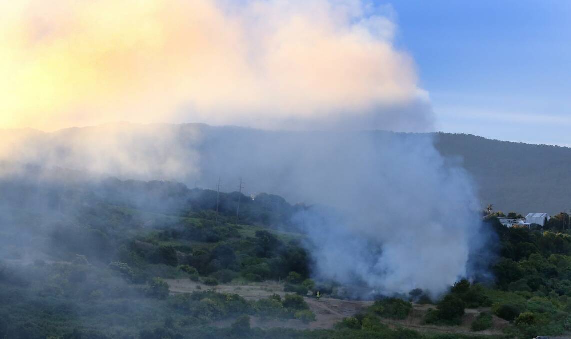 A blaze at Cringila has been contained by firefighters. Picture: ROBERT PEET