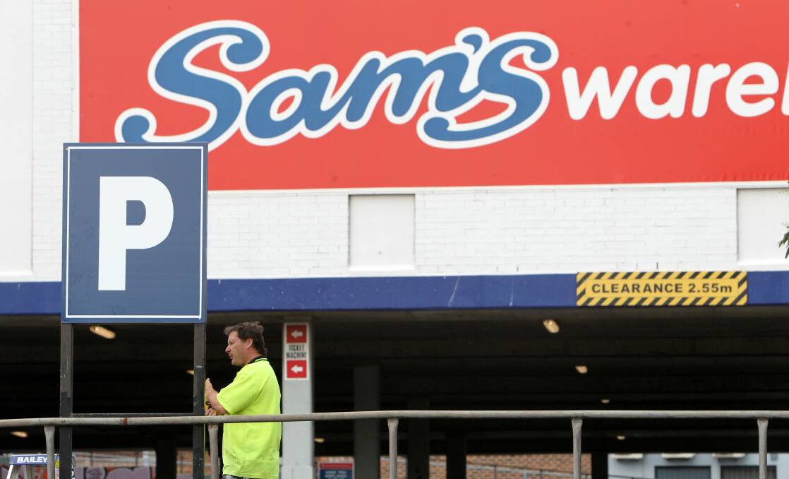 The car park at the former Sam’s Warehouse site in Wollongong has reopened while a development application for the site is assessed. Picture: GREG TOTMAN