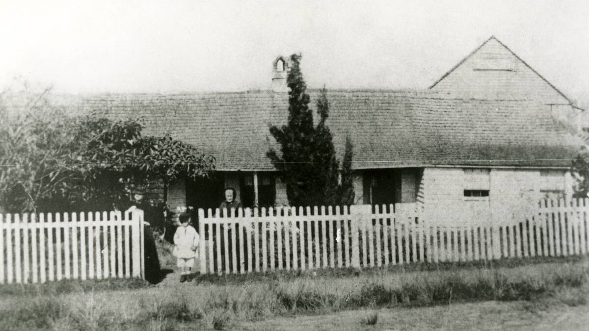 A very early photo of the Cottage of Content in Crown Street, where the Commonwealth Bank is now located. From the collections of WOLLONGONG CITY LIBRARY  and ILLAWARRA HISTORICAL SOCIETY