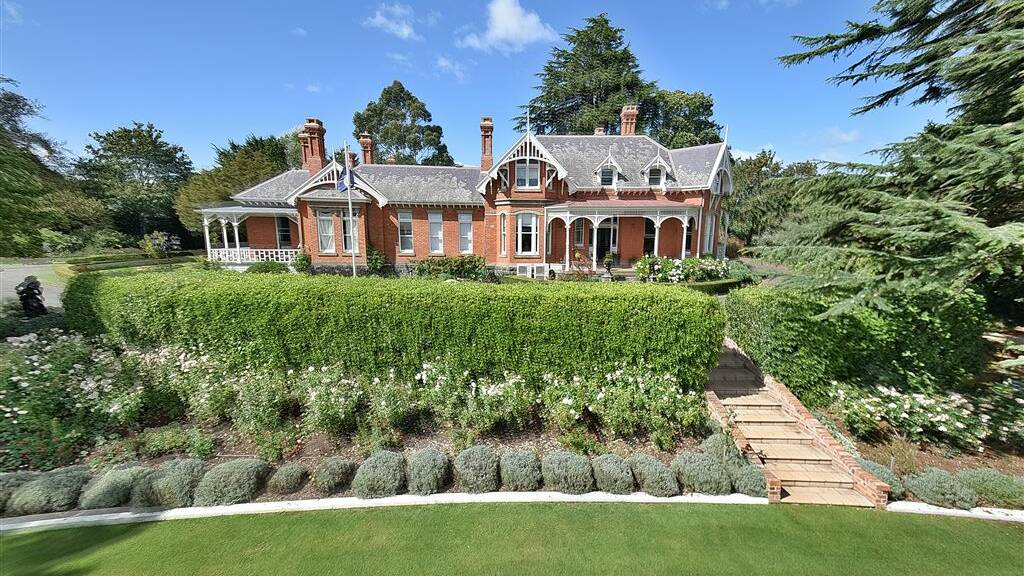 Expensive regional Australian houses