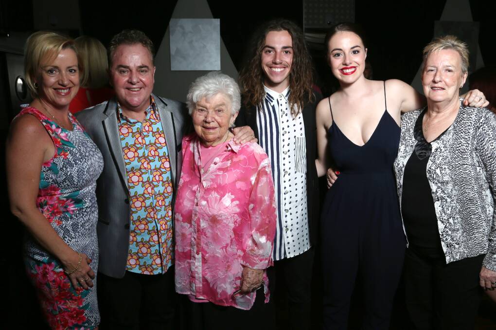 The Organ family, from left, Jane, Rikki, Doreen, Tyne-James, Taylour’e Louise and Joan Stewart out in force at a recent fund-raiser in Wollongong organised by Scott Radburn to help Rikki in his continuing battle with cancer. Picture: GREG ELLIS
