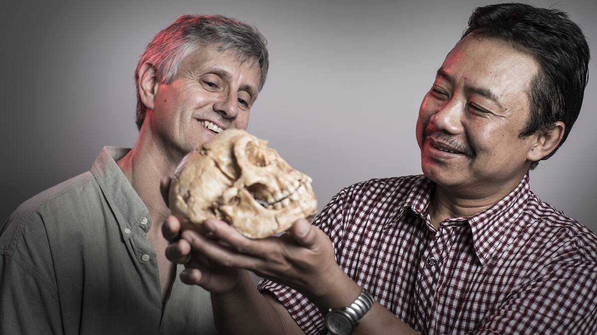 Indonesian archaeologist Thomas Sutikna (right), the first recipient of the Michael J.Morwood fellowship, with Professor Richard Roberts. 