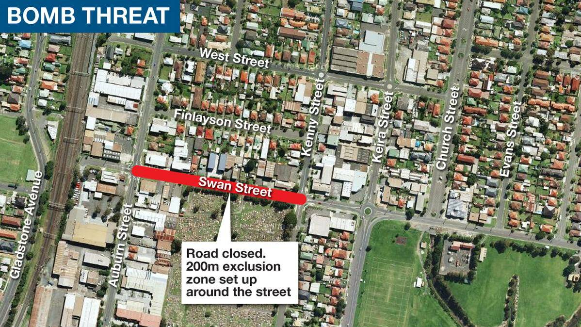 Bomb threat shuts down Swan St, Wollongong