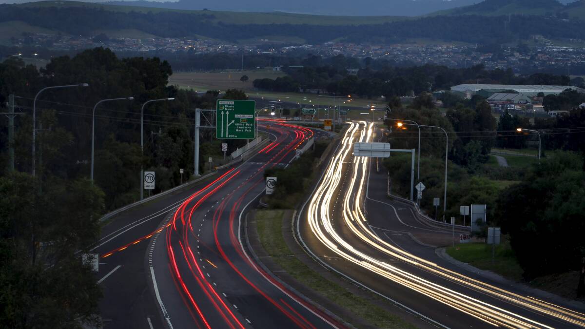 Traffic makes its way along Albion Park near Haywards Bay late Monday. Picture: ANDY ZAKELI