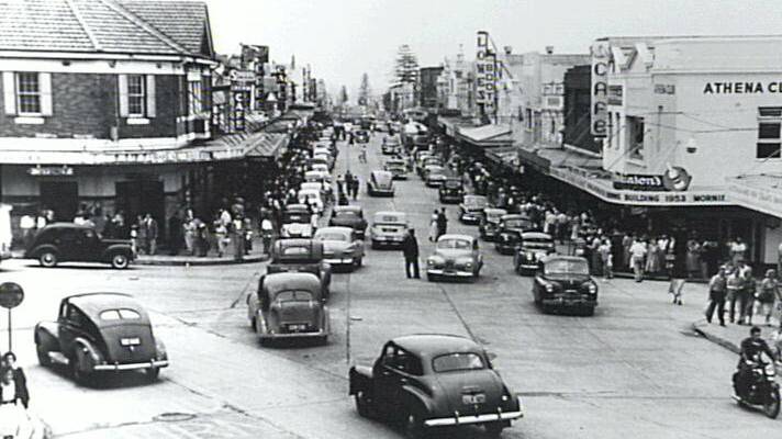 Intersection of Crown and Keira streets, circa 1950.