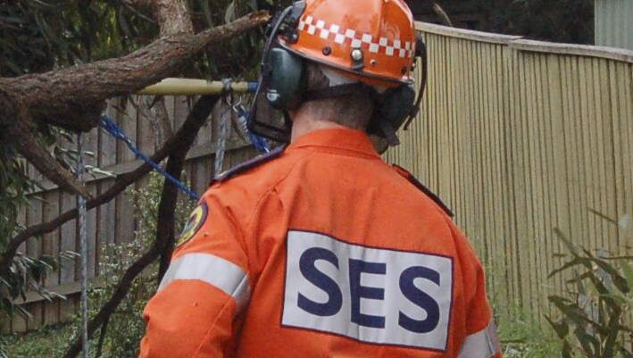 Winds keep Illawarra SES crews busy 