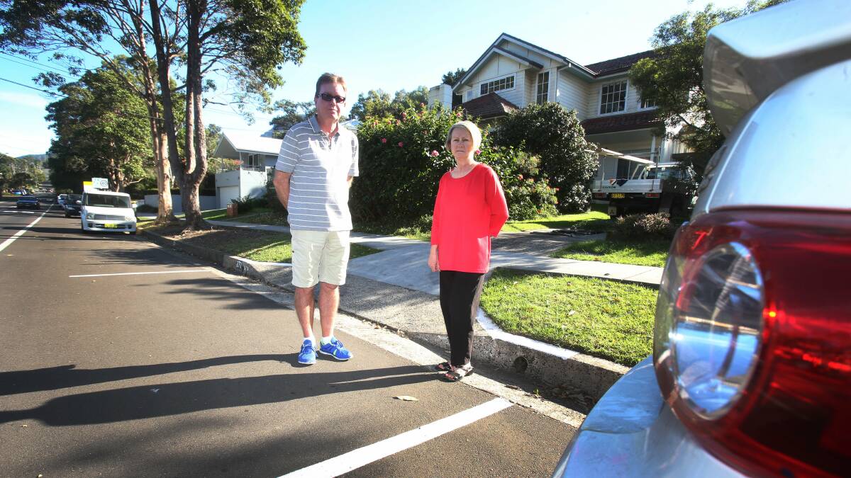 Keiraville and Gwynneville Community Group chairman Felix Bronneberg with resident Carol in Gipps Road. Picture: ROBERT PEET