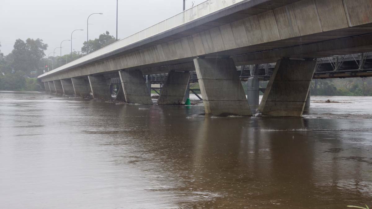 Shoalhaven City Council Mayor Joanna Gash has dismissed rumours the Shoalhaven River Bridge will close on Wednesday afternoon.