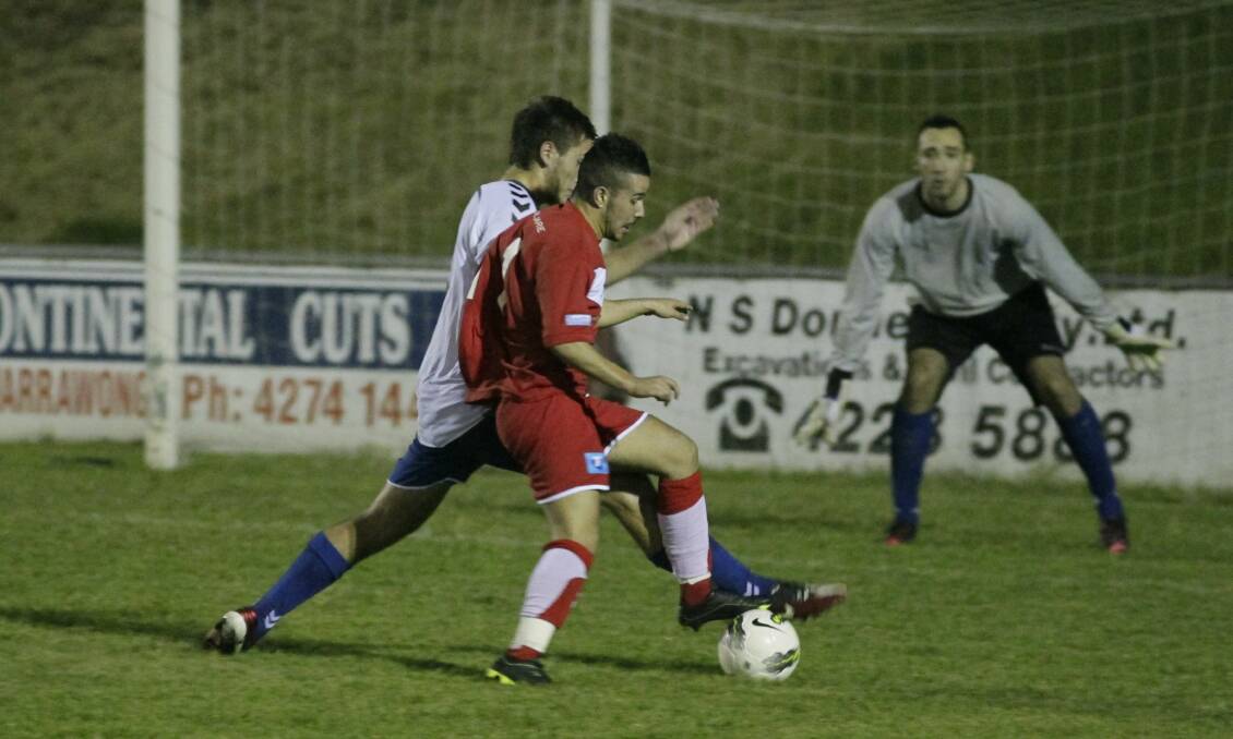 Johnny Martinoski in action for Wollongong United.