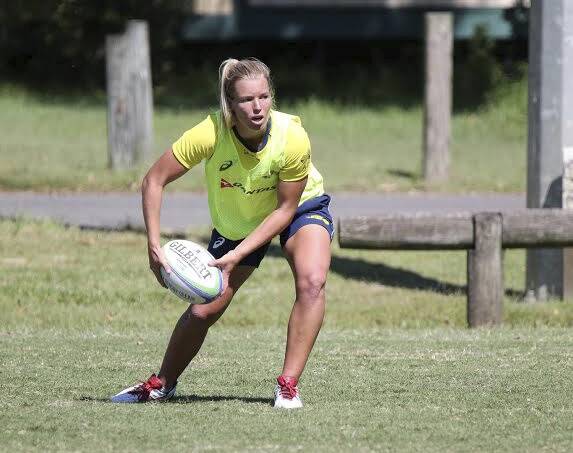 Wollongong's Emma Tonegato trains with the Australian womens sevens rugby squad ahead of 2016 Olympics.