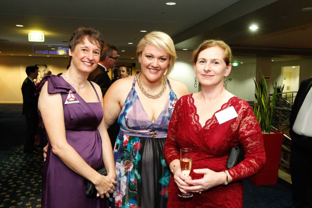 Claudia Perry-Beltrame, Eleanor Hayman and Sarah Hunter at the Illawarra Connection’s black-tie dinner.