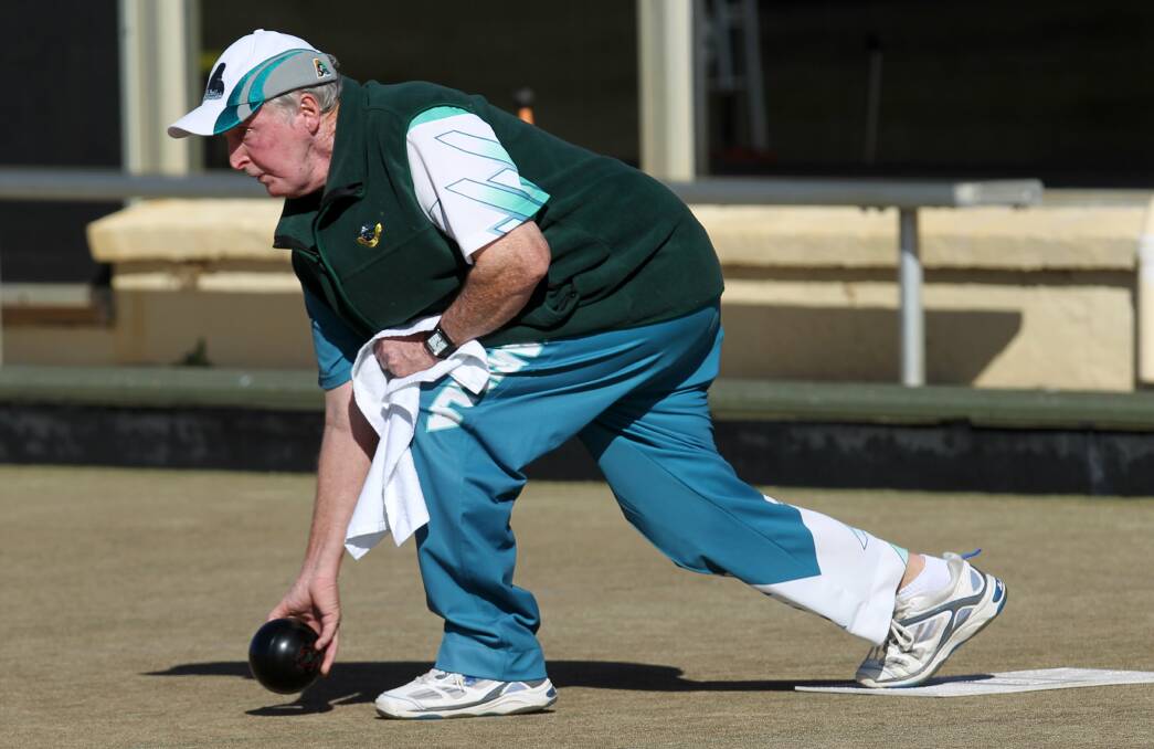Warilla’s veteran Wayne Crane, who will be partnered by World Cup champion Jeremy Henry, is chasing a state title in Pairs and Triples at Ettalong Memorial Bowling Club. GREG TOTMAN