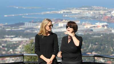 Peta Fitzgerald and Judith Stubbs discuss Illawarra’s future at Mt Keira. Picture by Greg Ellis.


