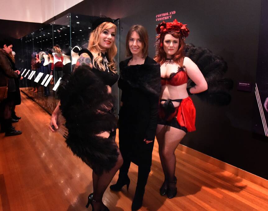Bendigo Art Gallery director Karen Quinlan (centre) with Lola Ramone and Midnite Velvet. Picture: LIZ FLEMMING
